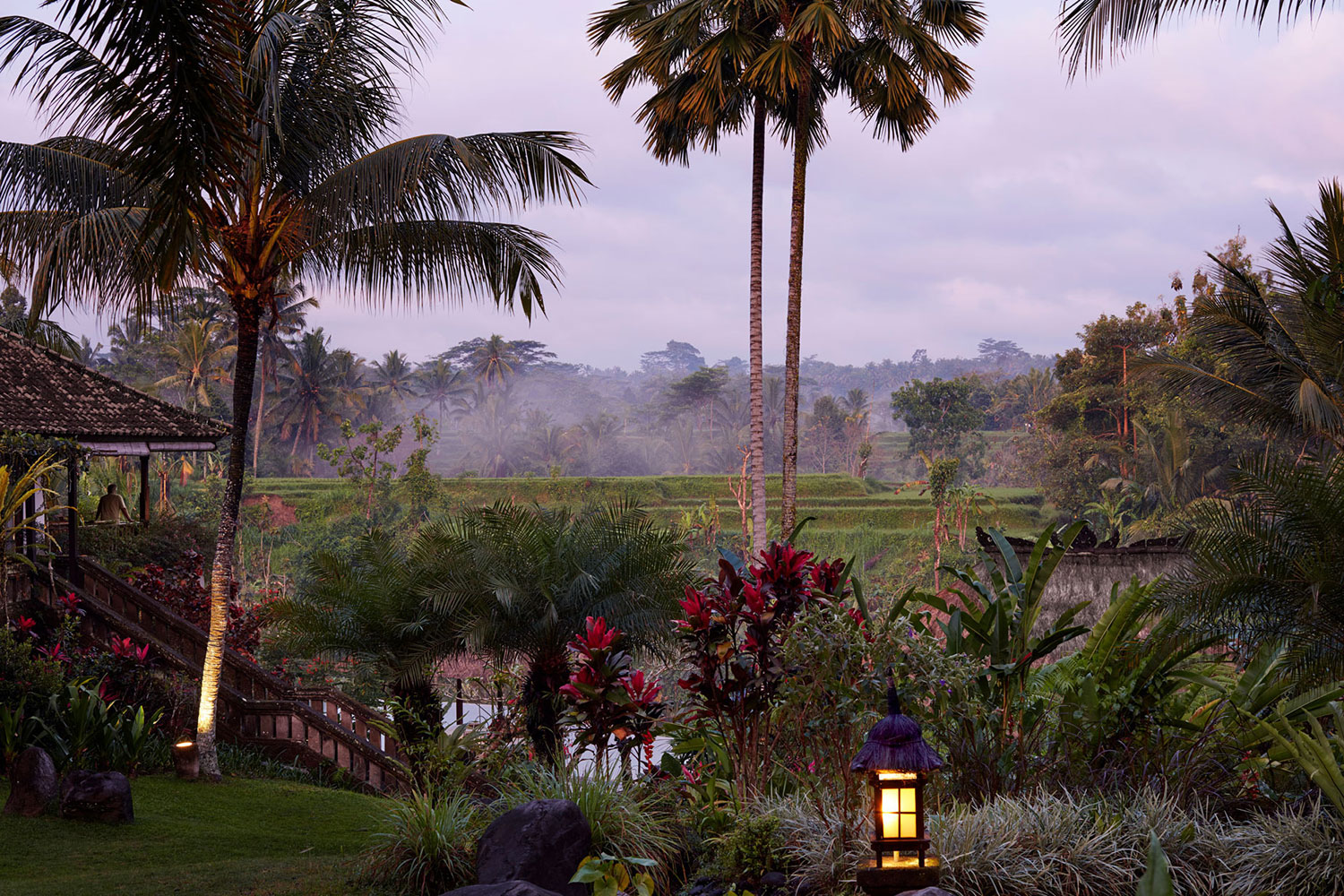 villabayad_ubud_garden_evening_mist