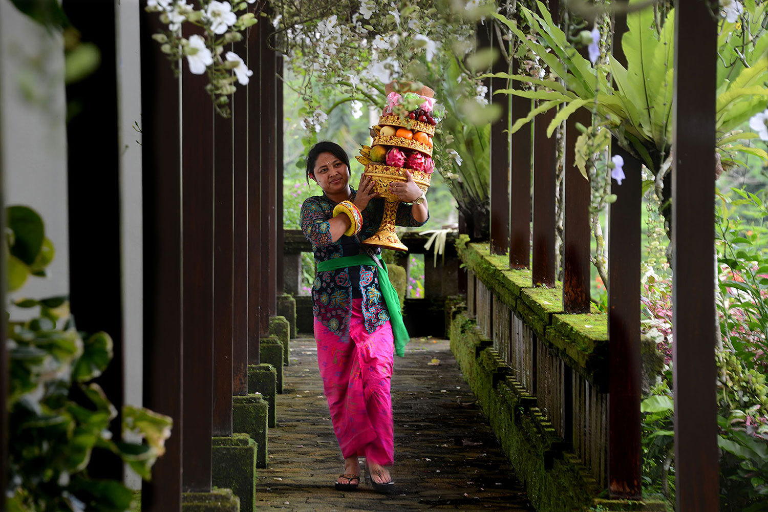 villabayad_ubud_garden_pergola_offering