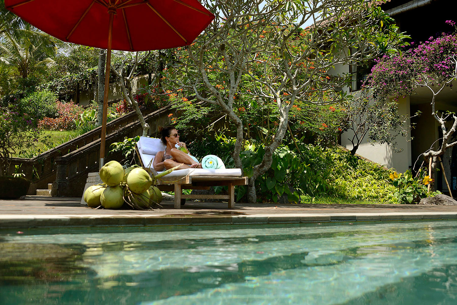 villabayad_ubud_pool_sun_drink_relaxing